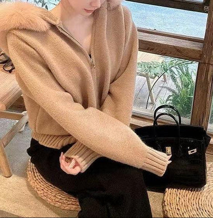 Cardigan de haute qualité à capuche avec col en fourrure tricotée
