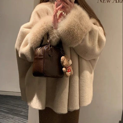 Manteau Doux et Élégant à Finition Effet Fourrure