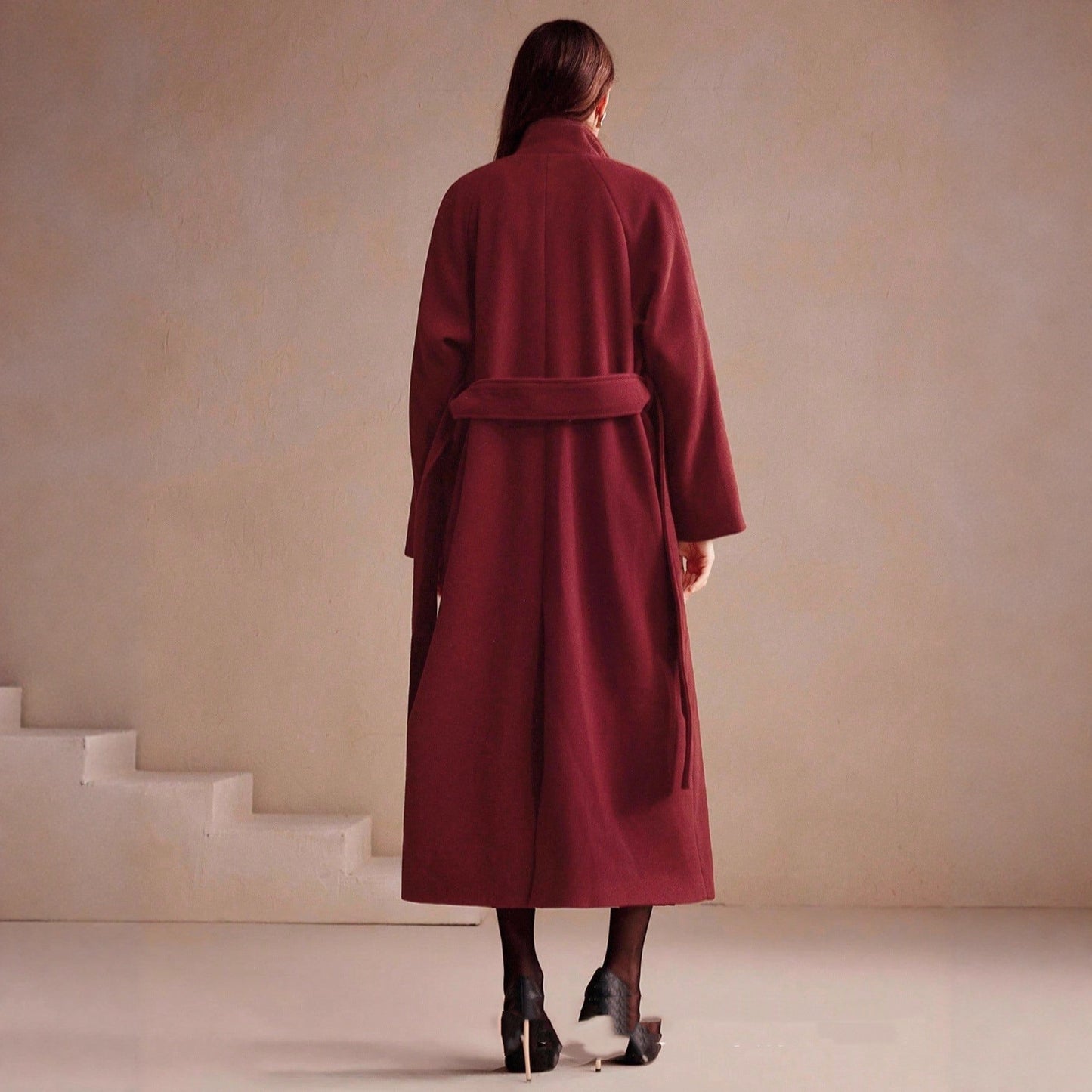 Manteau long en laine à double boutonnage avec col de costume