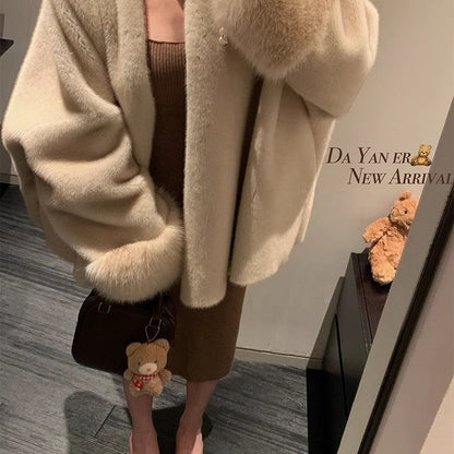 Manteau Doux et Élégant à Finition Effet Fourrure