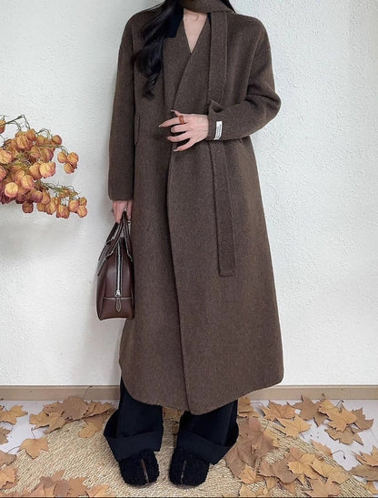 Manteau Long Élégant à Coupe Structurée