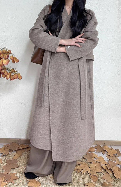 Manteau Long Élégant à Coupe Structurée