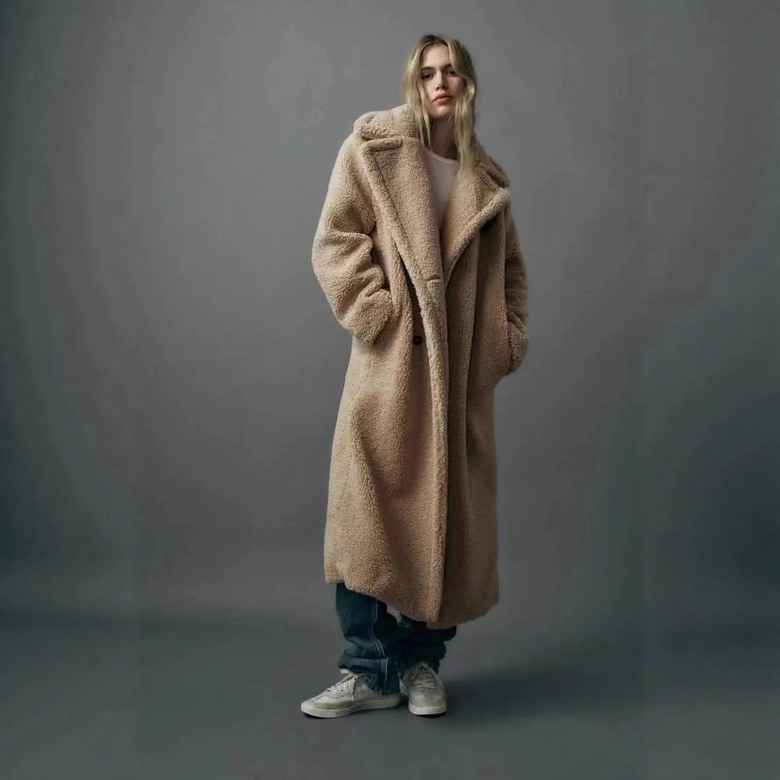 Manteau Long Douillet à Texture Pelucheuse